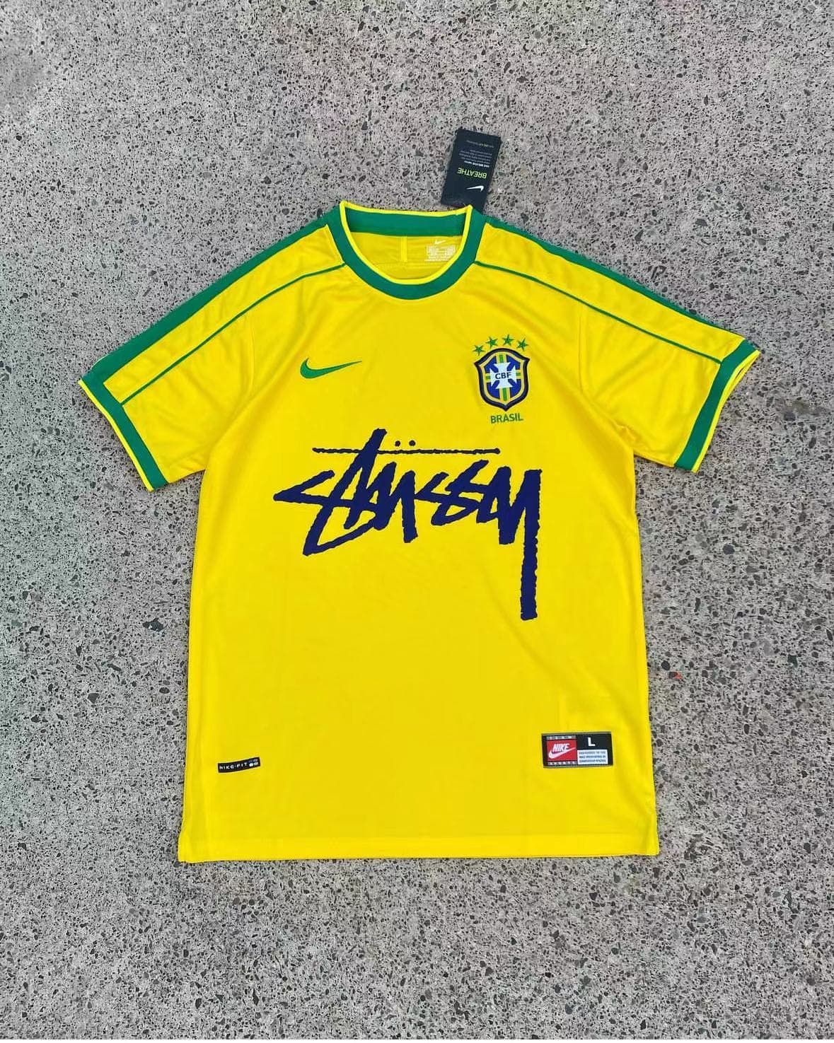 Stussy × Brésil Domicile 2014 — vue 1